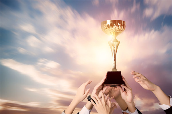 績(jī)效與薪酬脫鉤，薪酬咨詢?nèi)绾沃厮芨咝Ъ?lì)連接機(jī)制？