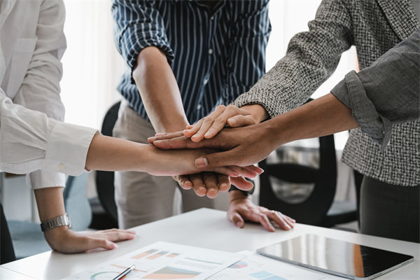 跨境營銷中，如何克服文化差異，實現(xiàn)全球化傳播？