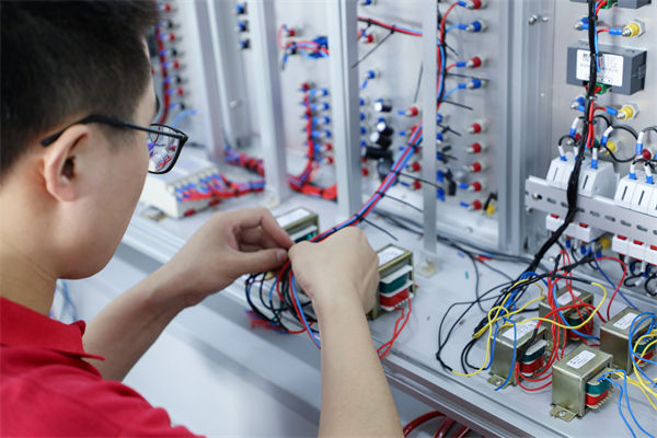 哪些行業(yè)人才火爆就業(yè)市場？人力資源管理有何啟發(fā)？