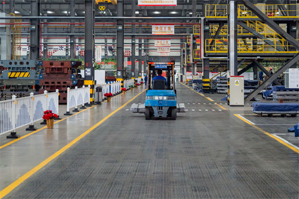 車間布局混亂不堪，精益生產(chǎn)巧妙規(guī)劃讓效率直線飆升