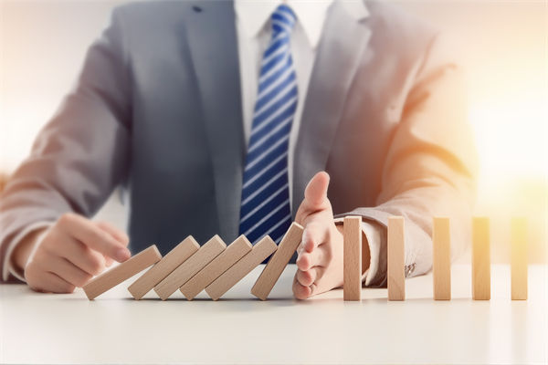 A股開盤大跌，近800股跌超9%，關(guān)聯(lián)企業(yè)如何調(diào)整戰(zhàn)略？