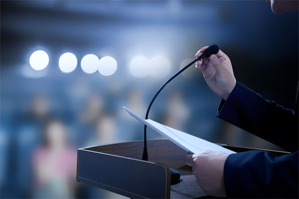 大降對華關(guān)稅，特朗普為何轉(zhuǎn)彎？制造業(yè)怎么看？