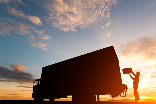 快遞員入職京東13年工資共100多萬(wàn)，對(duì)其他企業(yè)有何啟示？