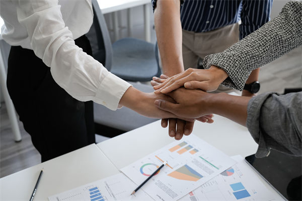 戰(zhàn)略管理怎樣融合多元文化，驅動跨國業(yè)務的拓展？