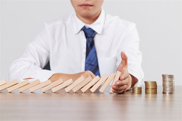 集團風險管控薄弱，如何加強風險管理保障集團運營？