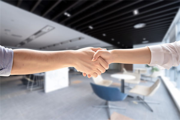 企業(yè)文化理念懸浮空中，如何讓價值觀真正落地生根？