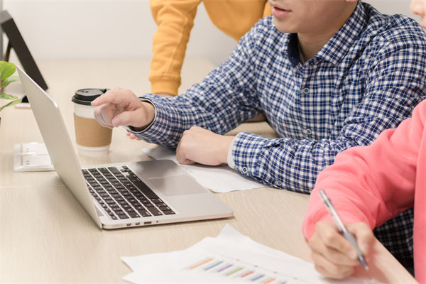 企業(yè)文化該灌輸還是共生？多數(shù)管理者都選錯了方向！