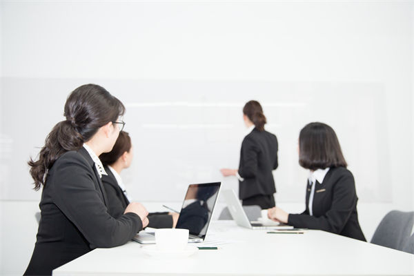 人力資源該管控還是賦能？多數(shù)企業(yè)都踩錯了管理節(jié)奏！