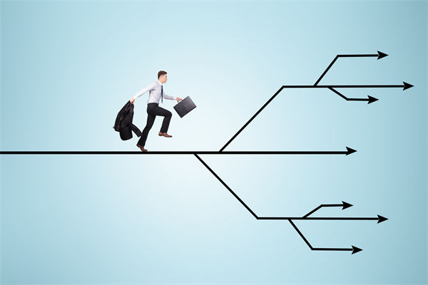 29歲女演員回應(yīng)在餐廳當服務(wù)員，人力資源怎么看？