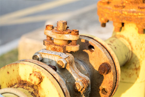 設備老化嚴重影響產能，制造業(yè)怎樣合理規(guī)劃設備更新？