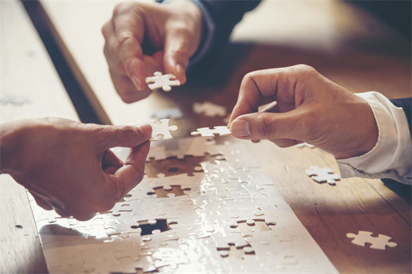 跨部門協(xié)同處處卡點，集團管控咨詢?nèi)绾未蛲ū趬荆? /></a></div>
                    <div   id=