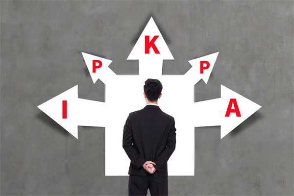 看似精細的績效體系，為何反而拖慢了團隊的腳步？